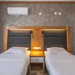 Sunday Hotel