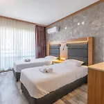 Hotel Sunday 3*