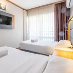 Hotel Sunday